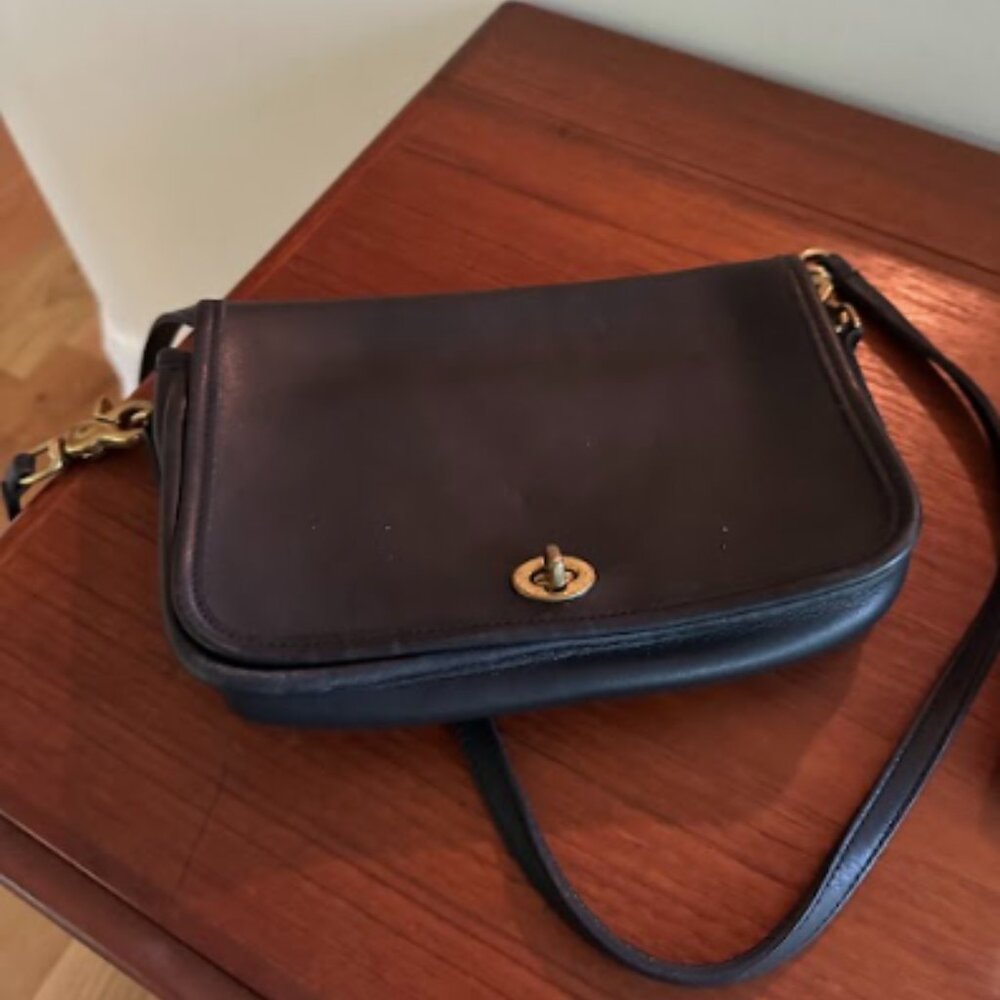 Vintage Coach Purse Crossbody black leather NYC penny pocket Style